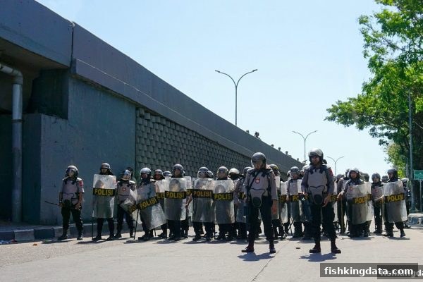 捕鱼王警示：现金棋牌黑平台套路深，安全游戏必看避坑指南